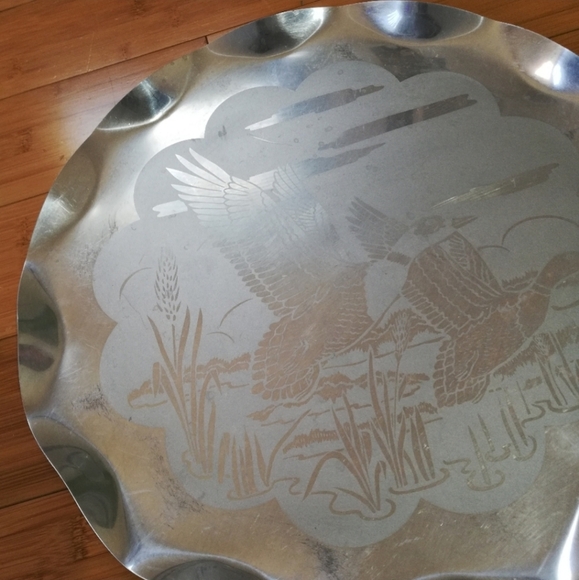 Vintage Aluminum Serving Tray Dish Platter - Picture 5 of 11